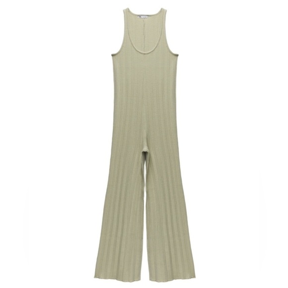 NWT Zara pleated sleeveless pull on jumpsuit in sage green. Size Medium. - Picture 4 of 10